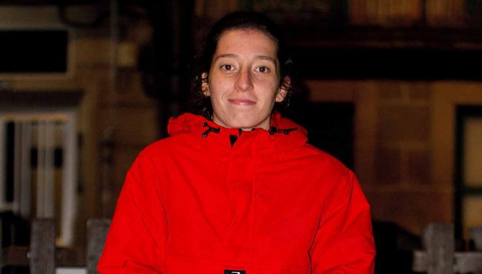 Amenazan de muerte a jugadora por no guardar minuto de silencio a Maradona