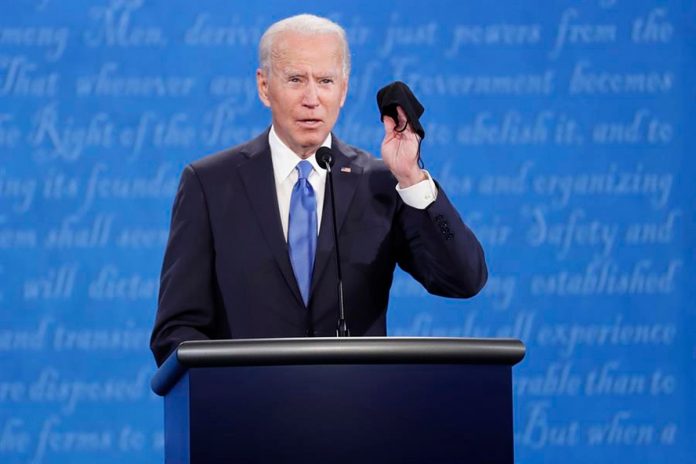 Biden pide usar mascarilla.