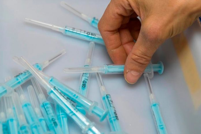 Vacunaciones no bajaran los contagios: OMS.